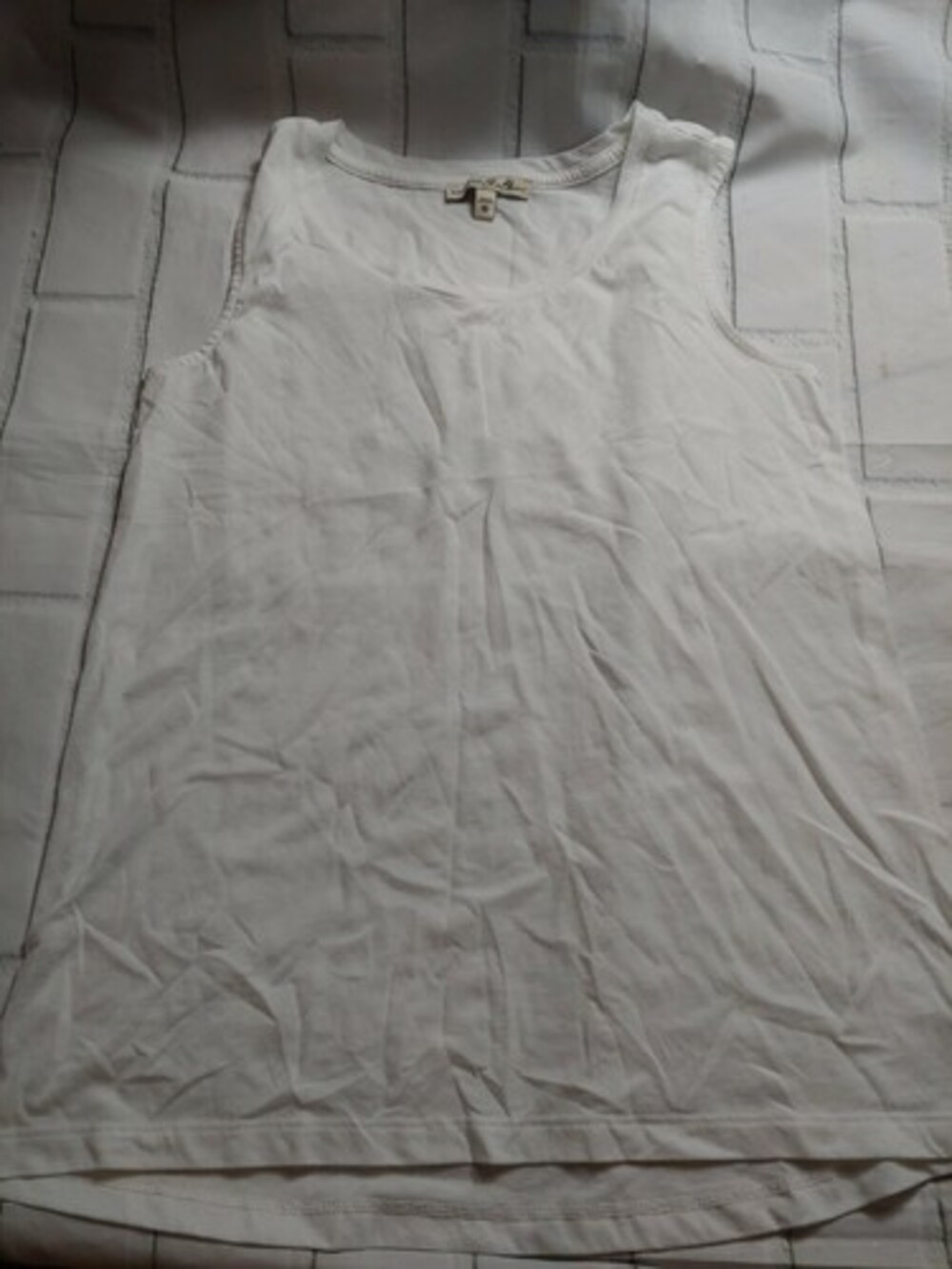 Express One Eleven Women's White Tank Top Size Extra Small (XS)